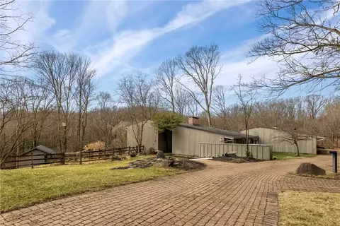 112 Wynnwood Dr, Pittsburgh, PA 15215