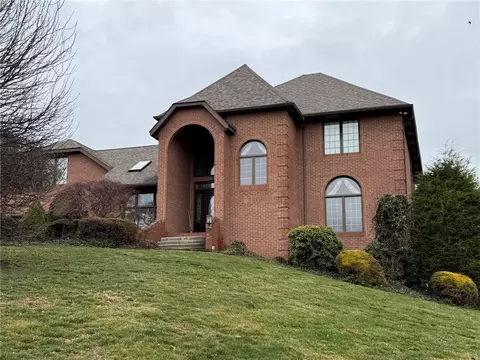 361 N Saratoga Dr, Uniontown, PA 15401