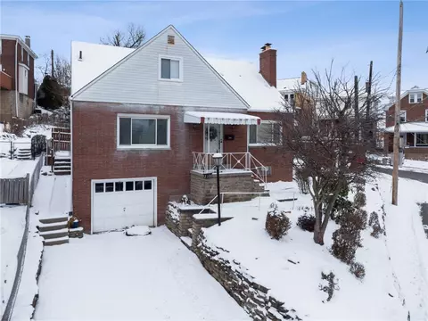 2106 Palm Beach Ave, Pittsburgh, PA 15216