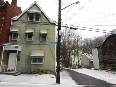 2348 Mccook St, Pittsburgh, PA 15212