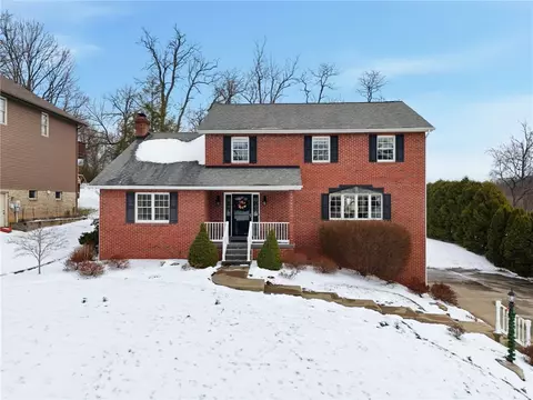 571 Cedar Glenn Dr, Irwin, PA 15642