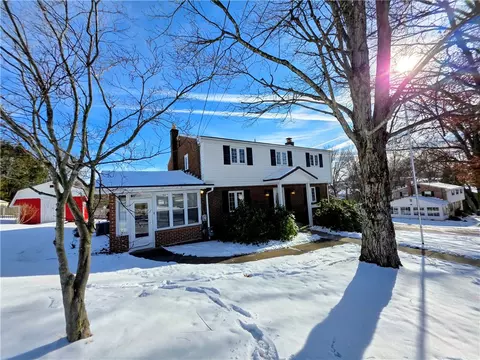 11 Franconia Dr, Greensburg, PA 15601
