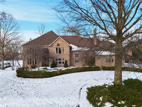 2155 S Villa Dr, Gibsonia, PA 15044