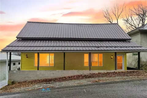 3308 N 32nd Ave, New Brighton, PA 15066