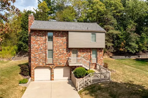 79 Fawnvue Dr, Mckees Rocks, PA 15136