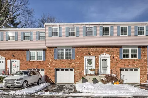 4 Springwood Sq # B, Harwick, PA 15049