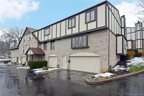 12 Oxford Ct, Pittsburgh, PA 15237