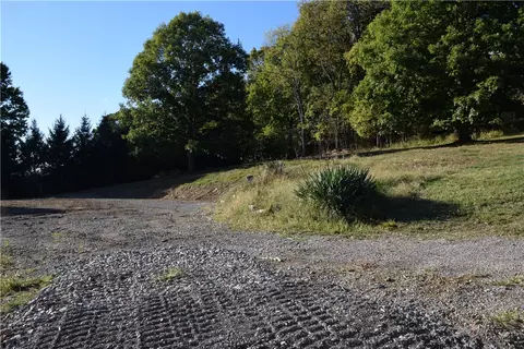 111 Gray Ln, Mars, PA 16046 photo 3