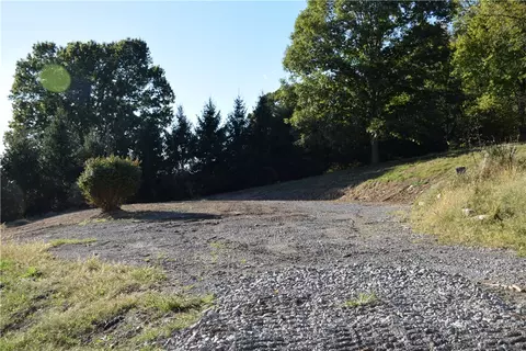 111 Gray Ln, Mars, PA 16046