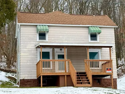 Exterior - 1126 Penn Ave, Vandergrift, PA 15690 photo 2 of 6