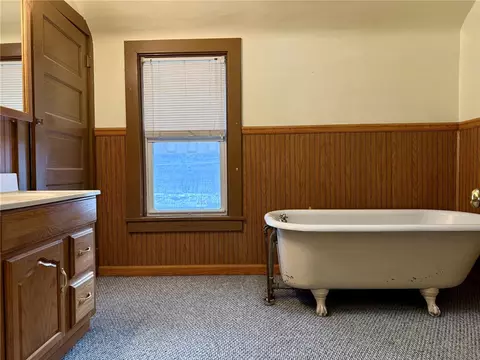 Bath - 1126 Penn Ave, Vandergrift, PA 15690 photo 1 of 3