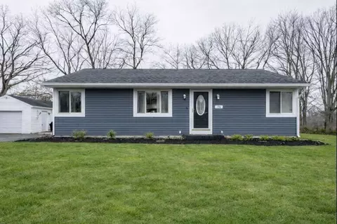 114 Dolphin Dr, Butler, PA 16002
