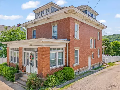 254 E Greene St, Waynesburg, PA 15370