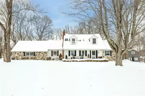 252 Leawood Dr, New Castle, PA 16105