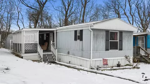 8015 Mercury Dr, Aliquippa, PA 15001