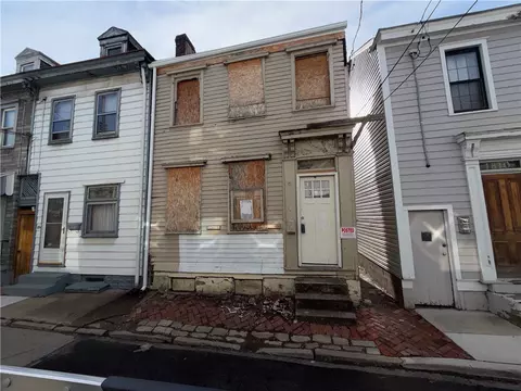 1812 Harcum Way, Pittsburgh, PA 15203