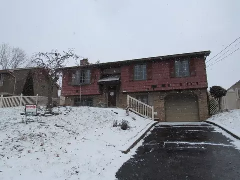 13 Meadow Dr, Greensburg, PA 15601