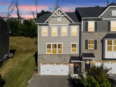 452 Greenwood Dr, Canonsburg, PA 15317