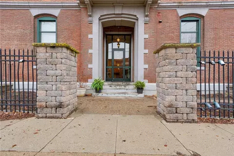 120 S 15th St #103, Pittsburgh, PA 15203