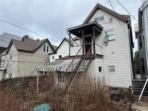 Exterior - 166 Grant Ave, Vandergrift, PA 15690 photo 2 of 4