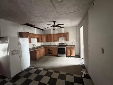 Kitchen - 166 Grant Ave, Vandergrift, PA 15690 photo 2 of 2