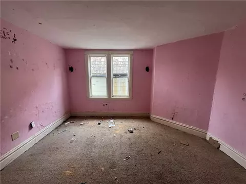 Bedroom - 166 Grant Ave, Vandergrift, PA 15690 photo 4 of 4
