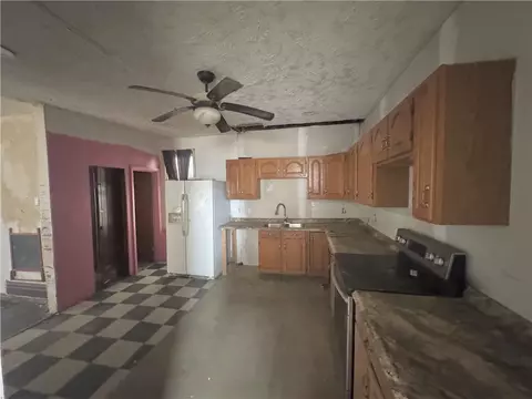 Kitchen - 166 Grant Ave, Vandergrift, PA 15690 photo 1 of 2