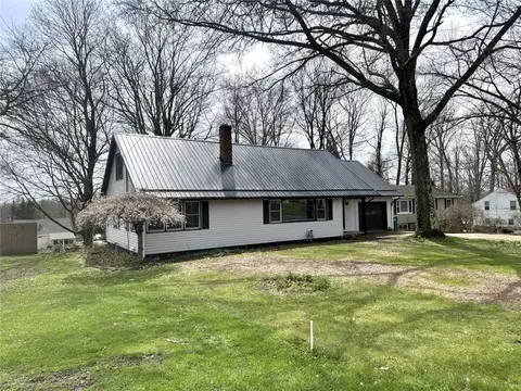 326 Frazier, New Castle, PA 16105