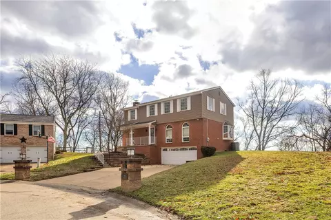 210 Gotham Ln, Monroeville, PA 15146 photo 2