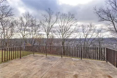 210 Gotham Ln, Monroeville, PA 15146 photo 3