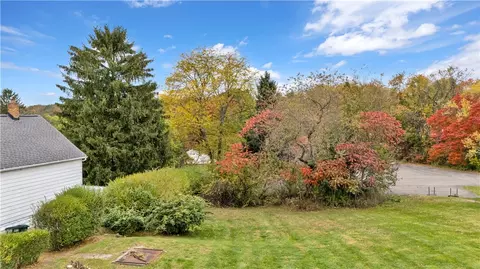 2073 Brodhead, Aliquippa, PA 15001