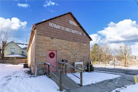 1395 Allison Ave, Washington, PA 15301