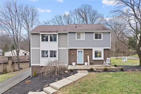 1486 Greendale Dr, Pittsburgh, PA 15239