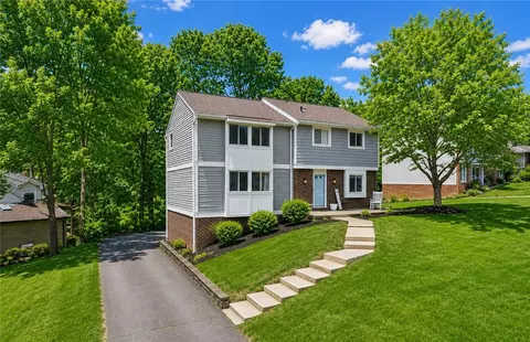 1486 Greendale Dr, Pittsburgh, PA 15239