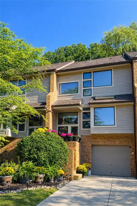 1432 Towne Square Dr, Allison Park, PA 15101