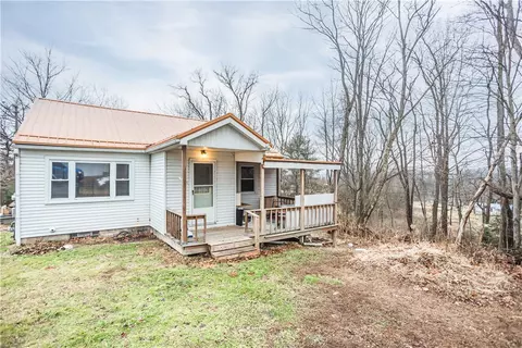 795 Prospect St, Ford City, PA 16226