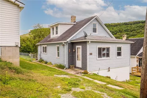 118 First St, Hollsopple, PA 15935