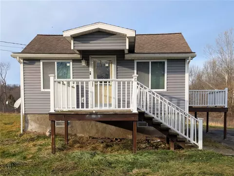30 Province Hl, Masontown, PA 15461
