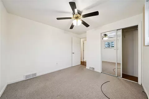 Bedroom - 910 Colonial Manor Rd, Irwin, PA 15642 photo 5 of 6