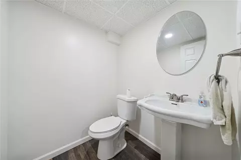Bath - 910 Colonial Manor Rd, Irwin, PA 15642 photo 3 of 3