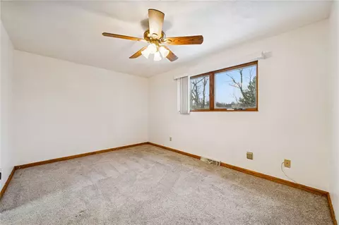 Bedroom - 910 Colonial Manor Rd, Irwin, PA 15642 photo 1 of 6