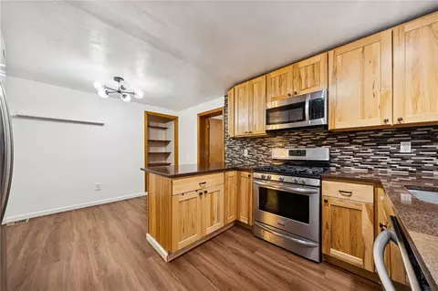 Kitchen - 910 Colonial Manor Rd, Irwin, PA 15642 photo 1 of 5