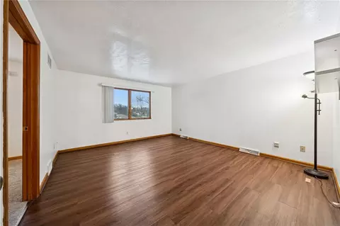 Living - 910 Colonial Manor Rd, Irwin, PA 15642 photo 7 of 7