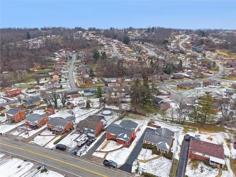 View/Area - 910 Colonial Manor Rd, Irwin, PA 15642 photo 3 of 4