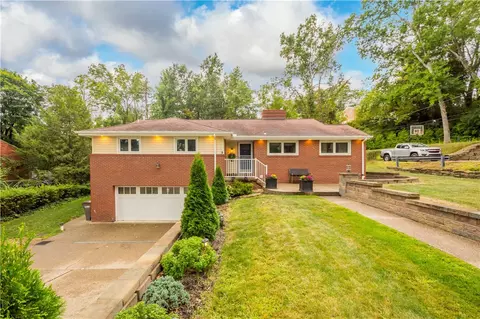 2455 Berkshire Dr, Pittsburgh, PA 15241