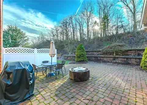 1031 Lexington Dr, Export, PA 15632 photo 5