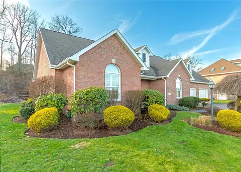 1031 Lexington Dr, Export, PA 15632 photo 3