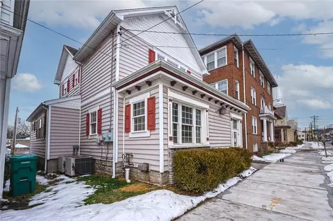 132 S 7th St, Indiana, PA 15701
