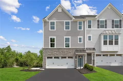 400 Greenwood Dr, Canonsburg, PA 15317