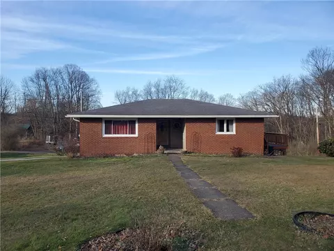 762 Fairview St, Ford City, PA 16226